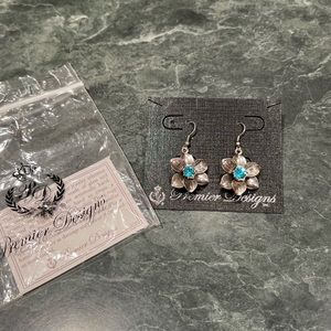 Premier Designs Inc Flower Earrings Blue